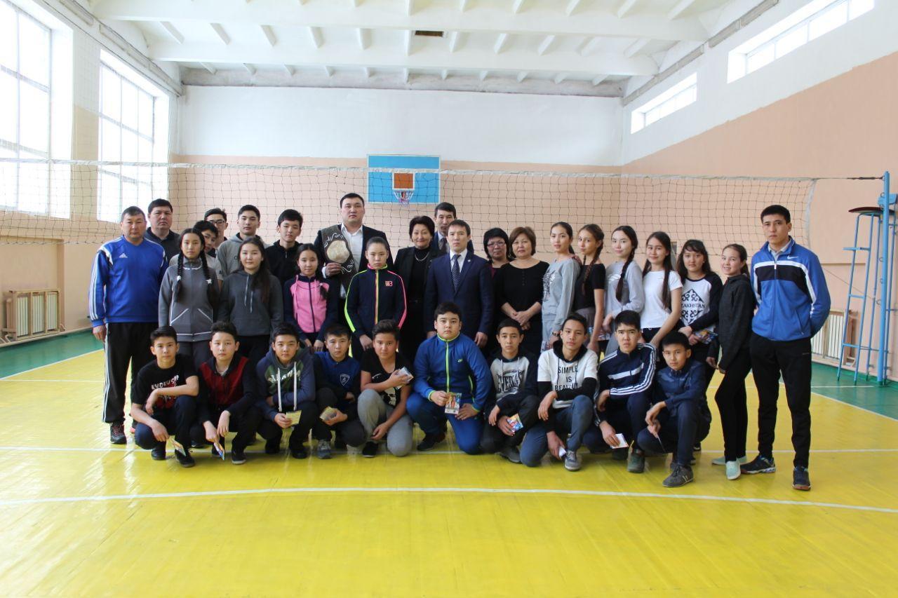 "Болашаққа бағдар:рухани жаңғыру" мақаласы аясында Рысқұл Ұлан Ғалымұлымен кездесу.