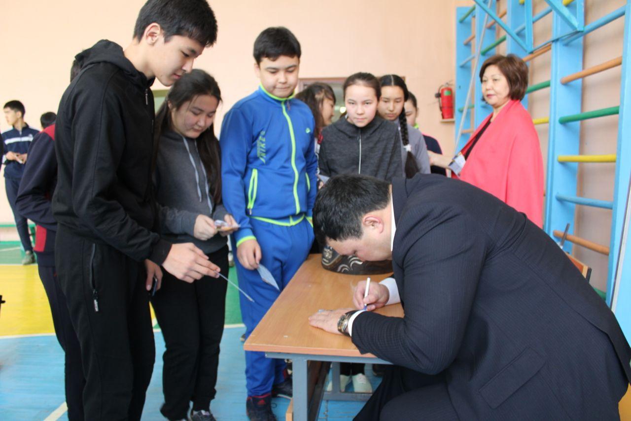 "Болашаққа бағдар:рухани жаңғыру" мақаласы аясында Рысқұл Ұлан Ғалымұлымен кездесу.