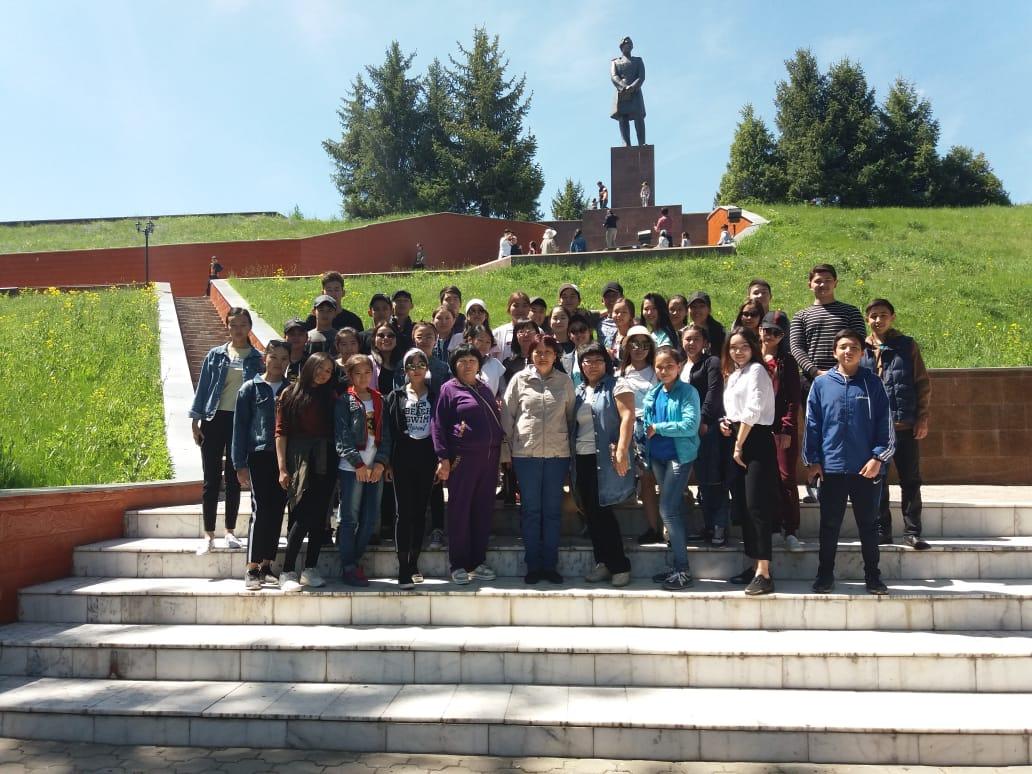 «Рухани жаңғыру» бағдарламасы аясында Шоқан Уалихановтың «Алтынемел» мемлекеттік мемориaлды музейіне барып қайтты.