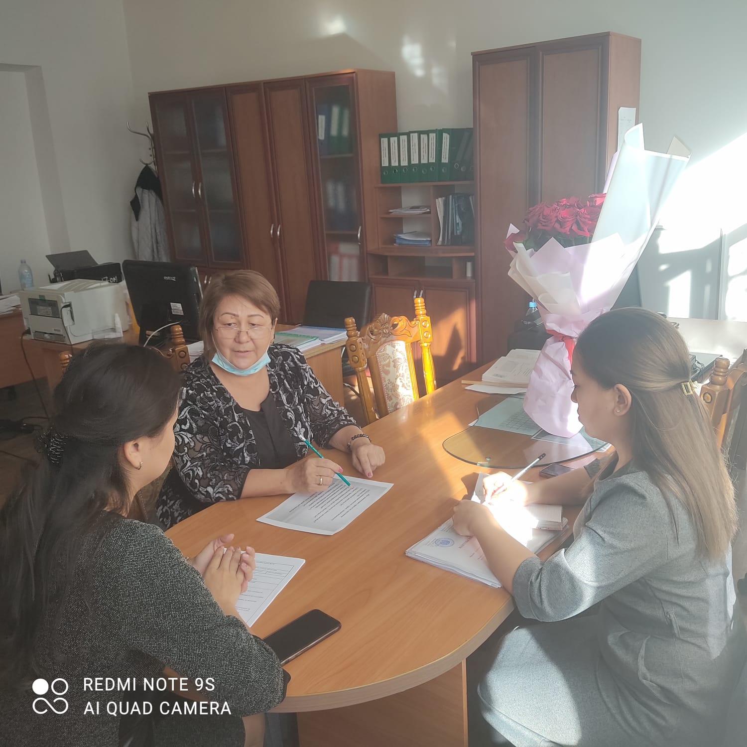 Жас мамандармен жұмыс